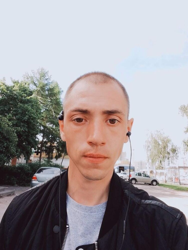  27060771  Alexander, 32 ,    