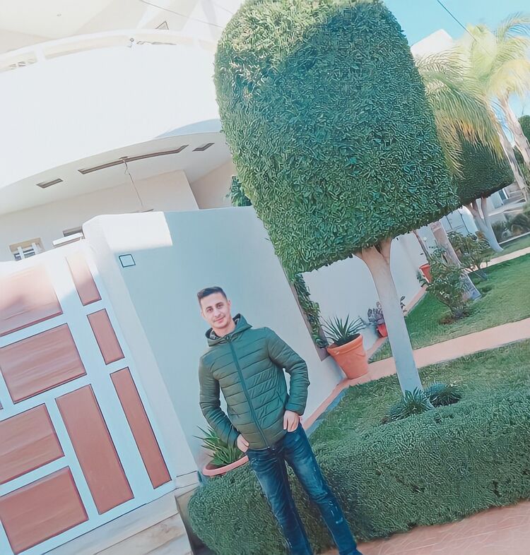  ,   Oualid, 30 ,   ,   