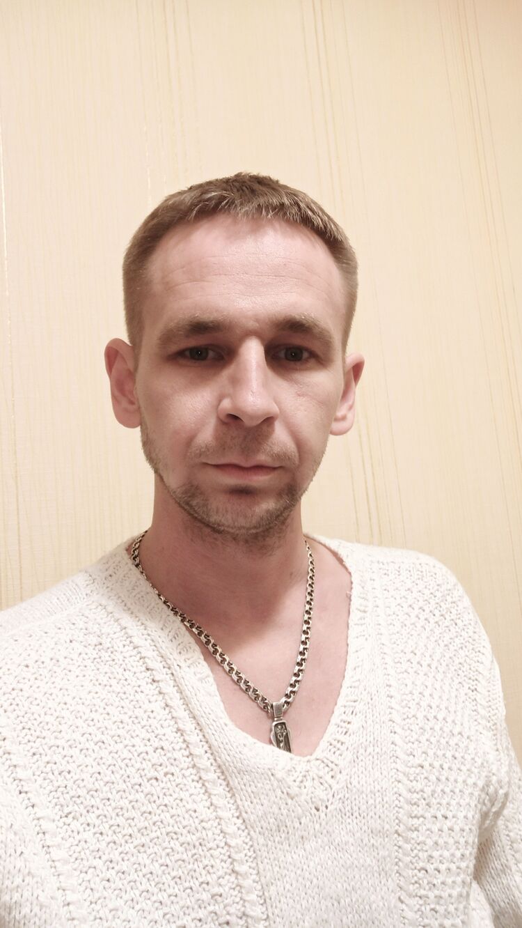  34654761  Alexander, 37 ,    