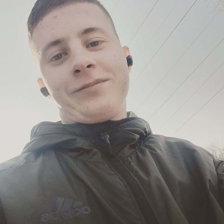  27598121  Mykhailo, 25 ,    Bielsko-Biala