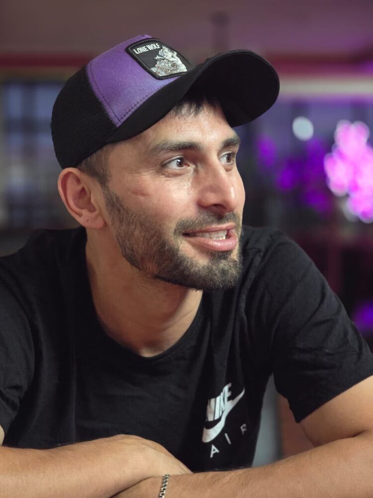  --,   , 28 ,   
