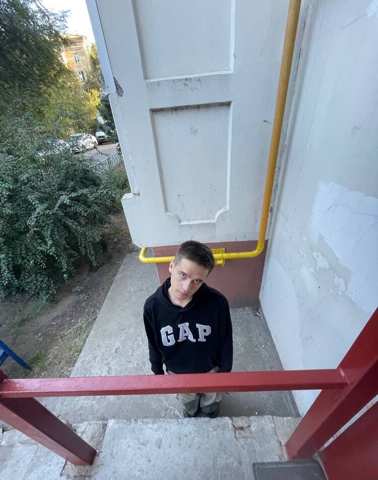  46944381  , 21 ,    