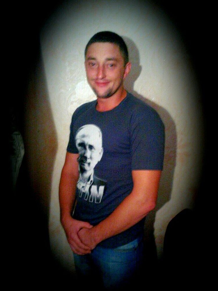  ,   Artem, 32 ,   ,   , c 