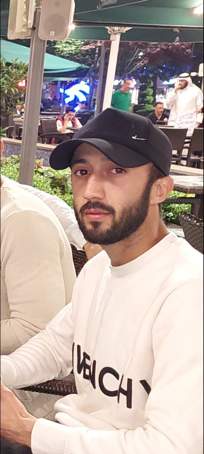  42725081  Ramin, 33 ,    