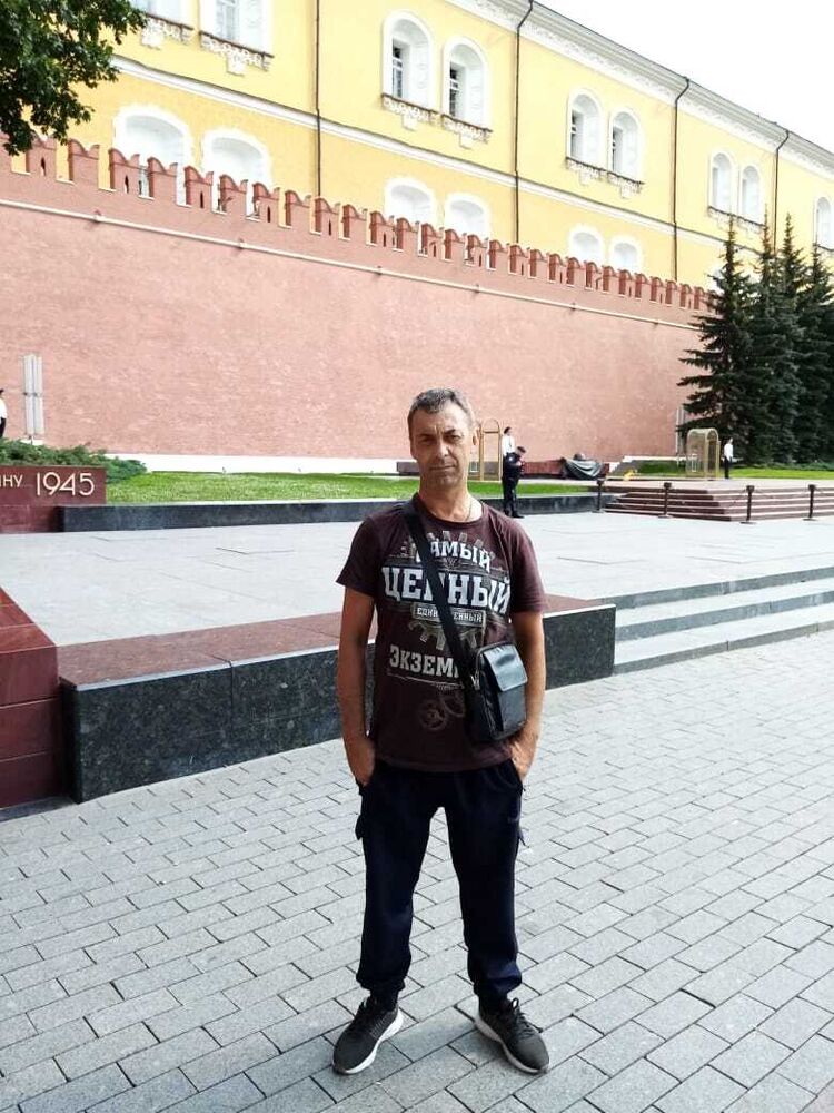  44879261  Igor, 46 ,    