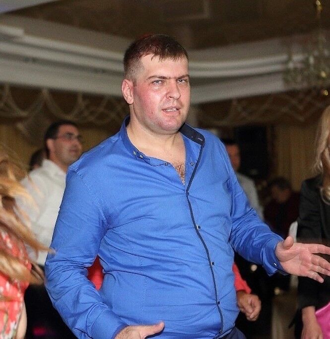  5637681  Ruslan, 43 ,    