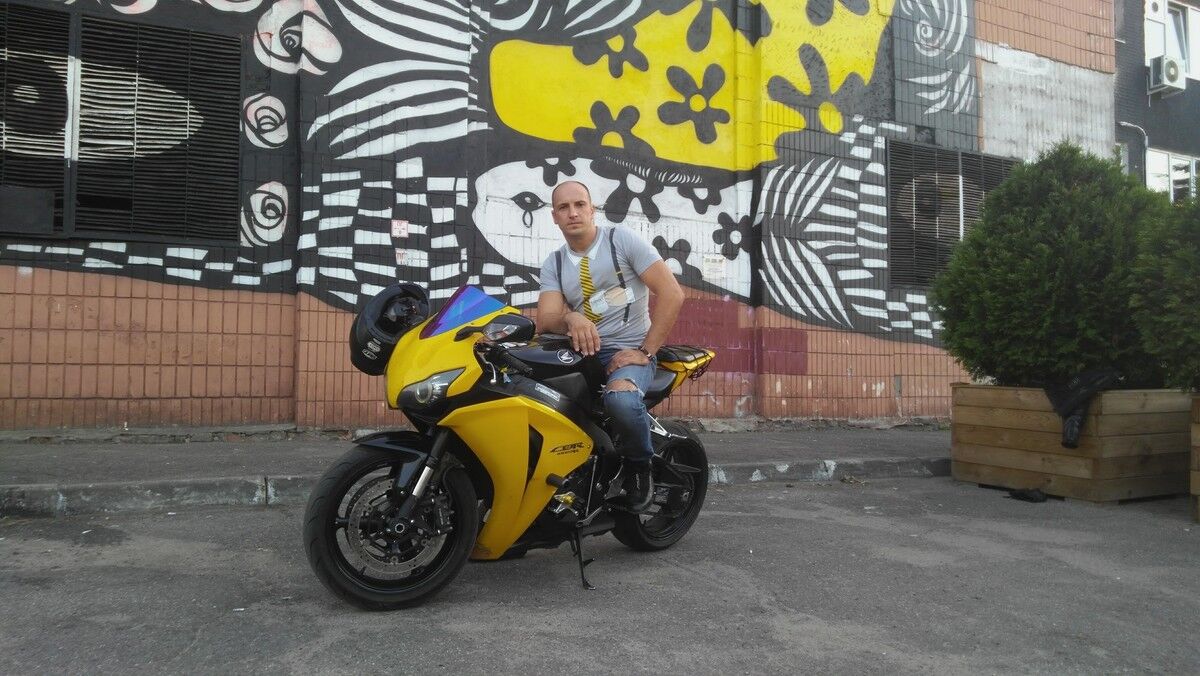  ,   Ruslan, 42 ,   ,   , c 