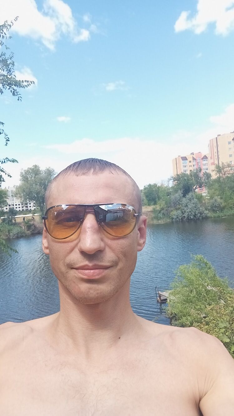  45260891  Artem, 36 ,    