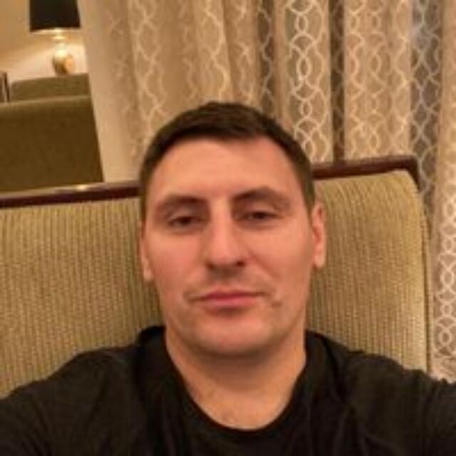  30774011  Alex, 31 ,    