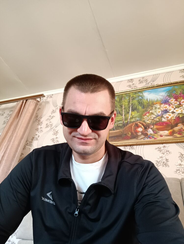  ,   Alex, 37 ,   ,   , 