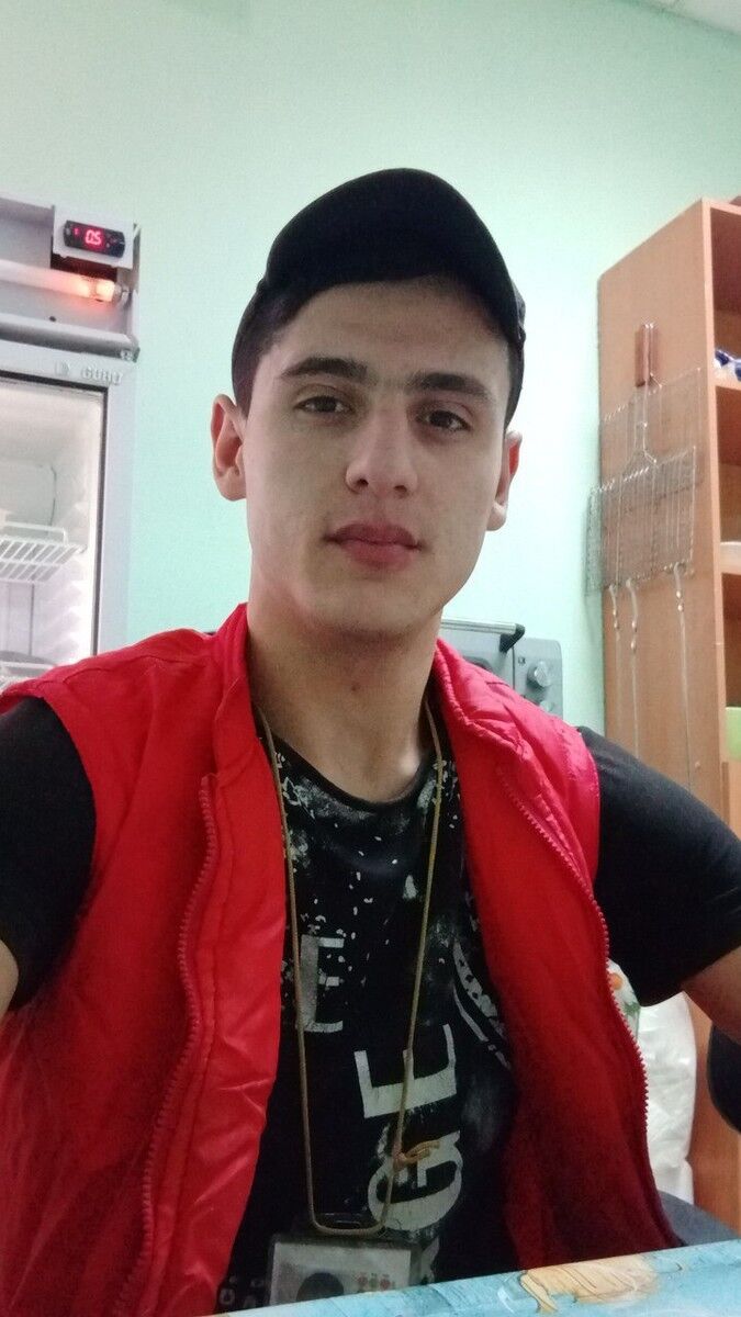  ,   Elbek, 26 ,   ,   , c 