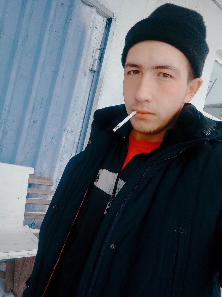  ,   Maxim, 22 ,   ,   , c 
