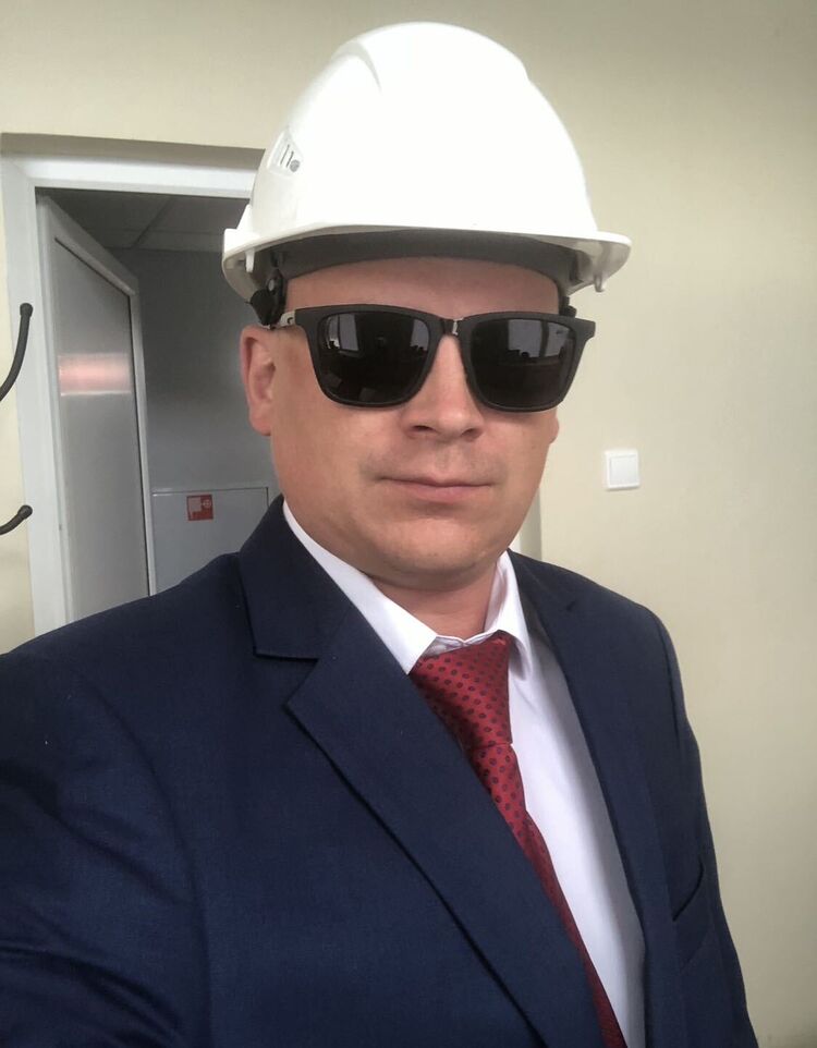  52679371  , 31 ,    