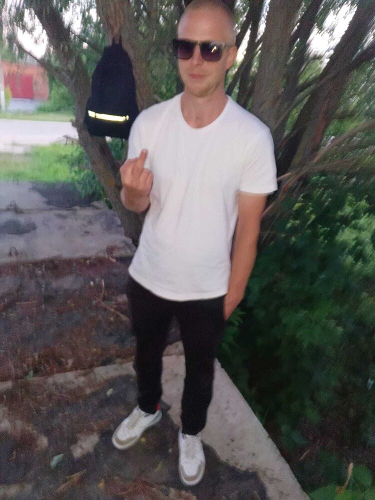  45115351  Ilya, 31 ,    