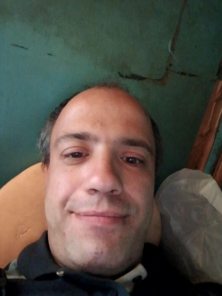  37864041  , 42 ,    