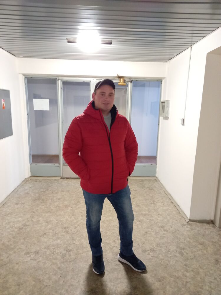  ,   Nicolai, 37 ,   ,   
