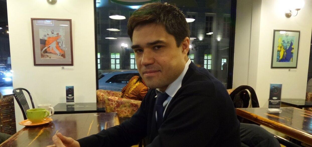  53270791  Yury, 51 ,    