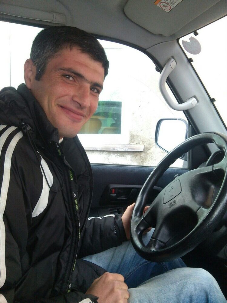  28793041  Armen, 40 ,    