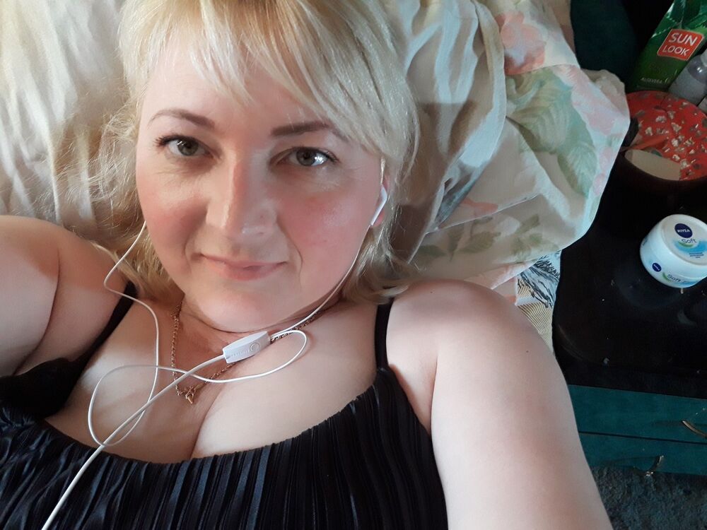  ,   Elena, 49 ,   