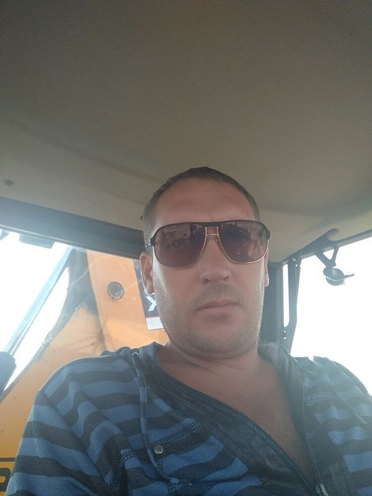  13207091  Ivan, 41 ,    