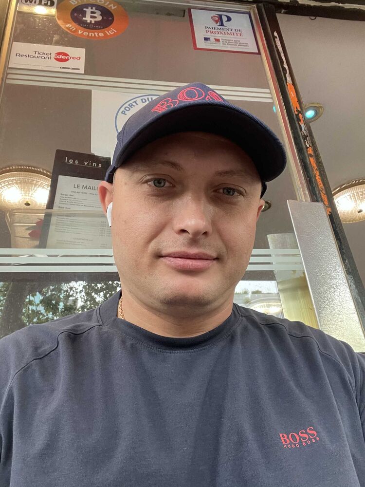  Bagnolet,   Grom, 40 ,   ,   