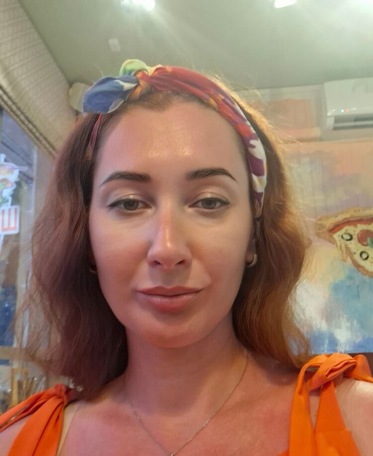  54214421  Elena, 46 ,    