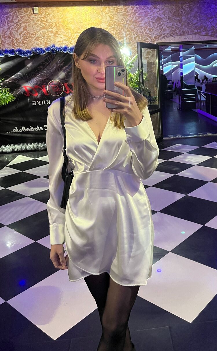  48630391  Olya, 37 ,    