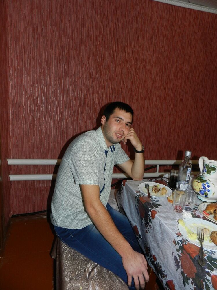  ,   Kolia, 31 ,   