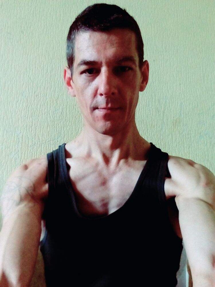  18779191  Andris, 49 ,    