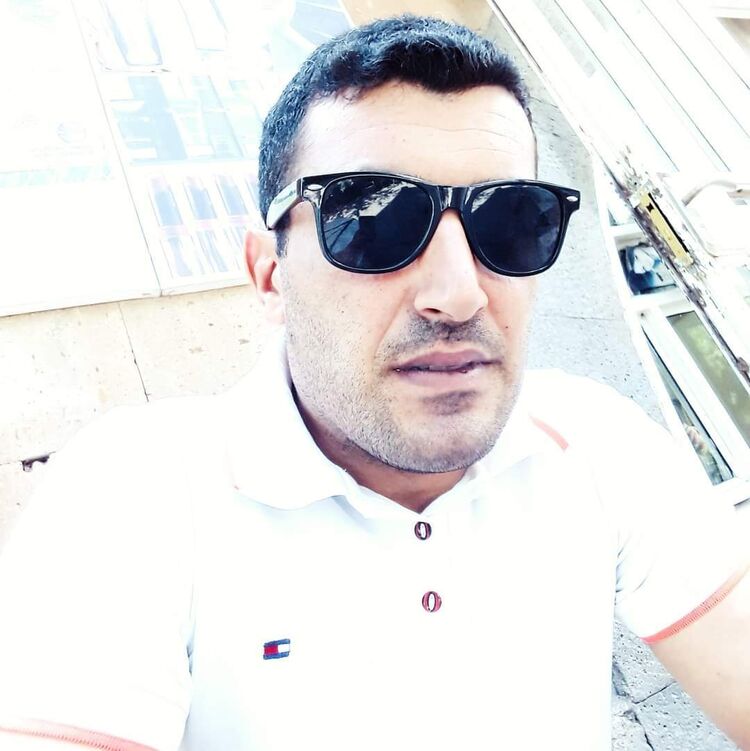  44298021  Armen, 38 ,    