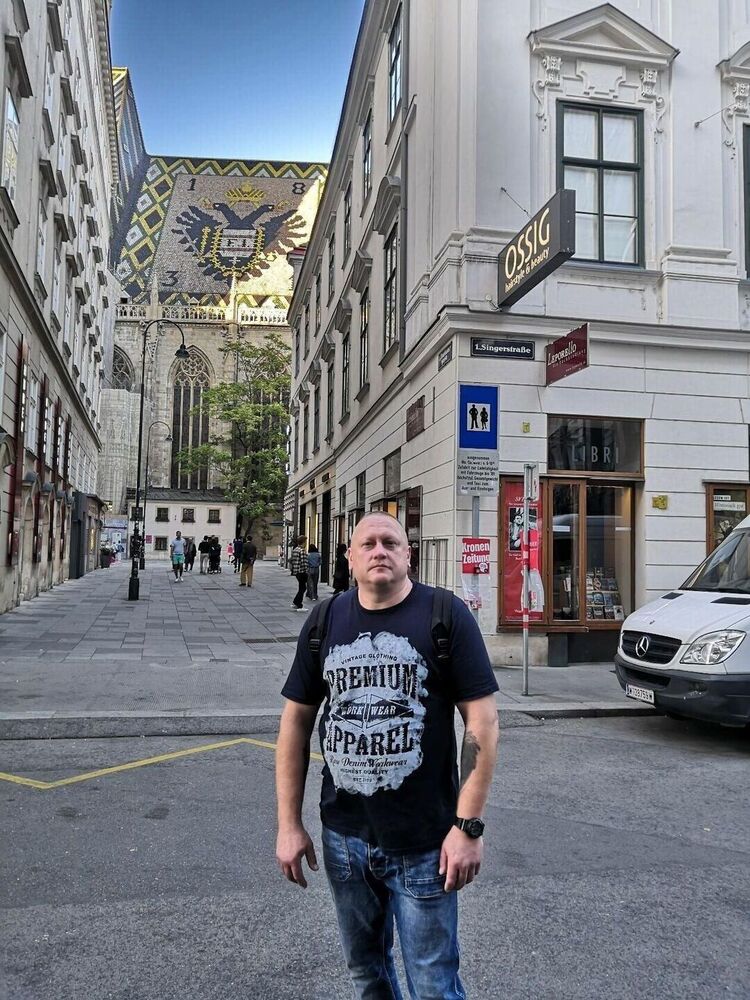  44349021  , 51 ,    