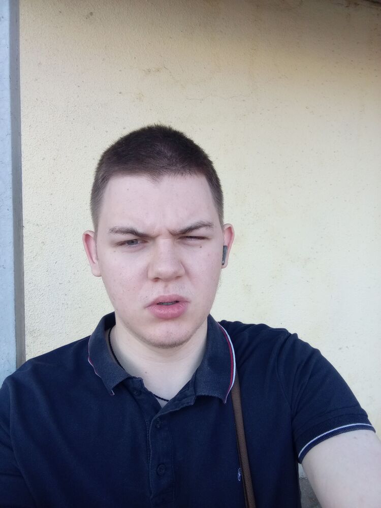  52937271  , 18 ,    