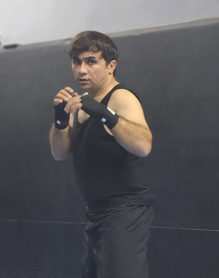  54806481  Shara bulet, 31 ,    