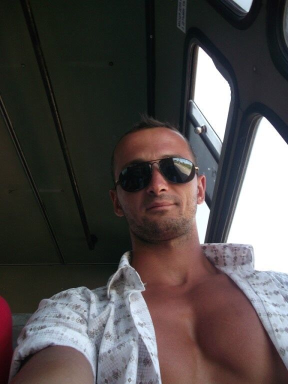  ,   Viktor, 68 ,   