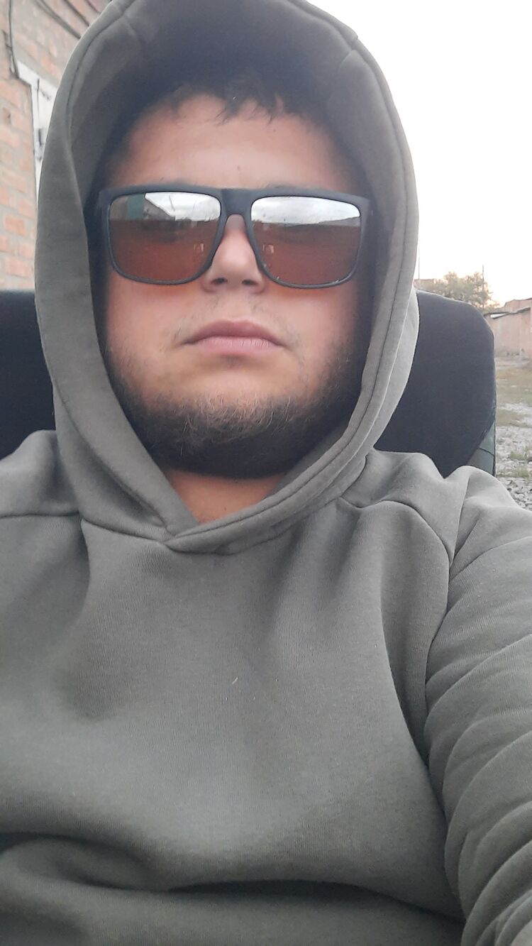  48080081  Roman, 31 ,    