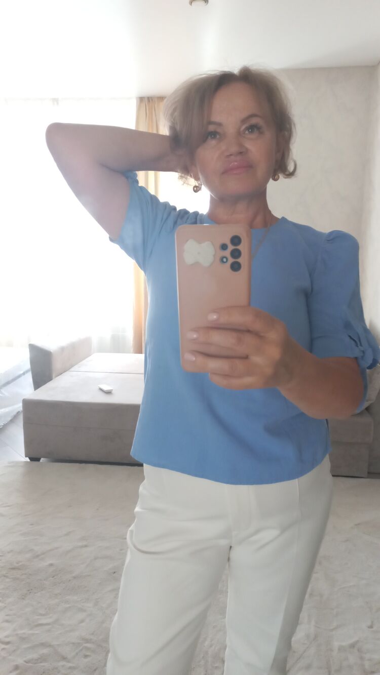  53245691  Larisa, 54 ,    