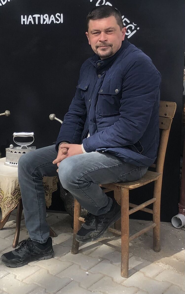  ,   Alper, 43 ,   ,   