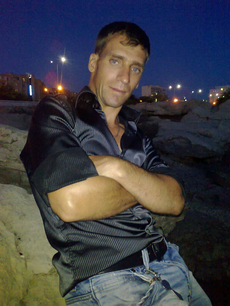  4613031  Lovixs, 41 ,    