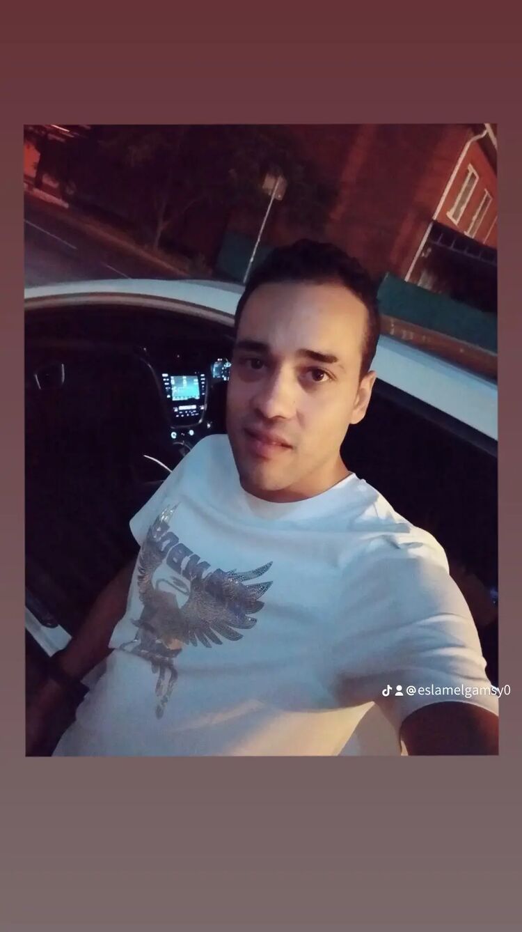  45163621  Eslam, 29 ,    