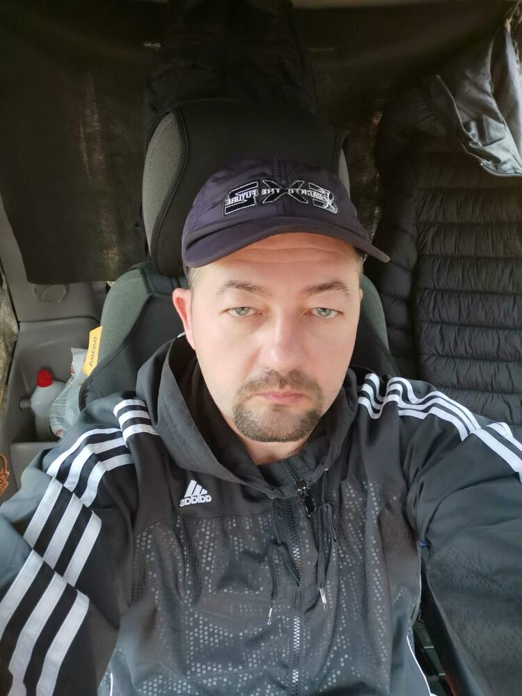 ,   Oleg, 48 ,   ,   