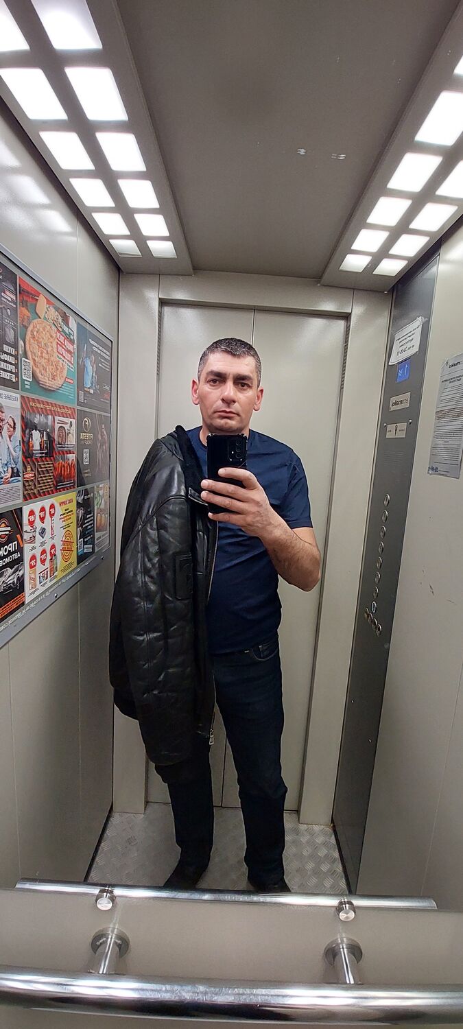  ,   Eduard, 41 ,   ,   