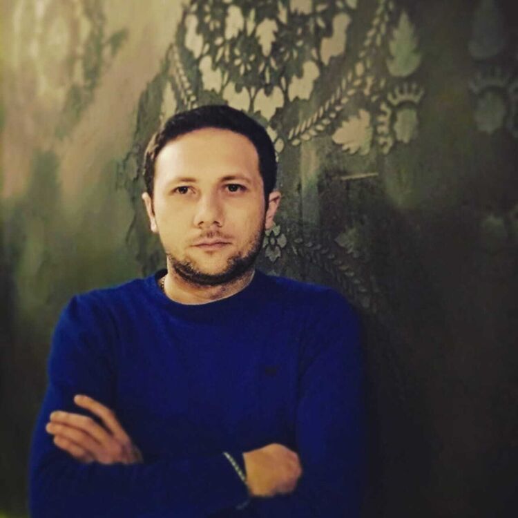  28381371  Sahin, 40 ,    