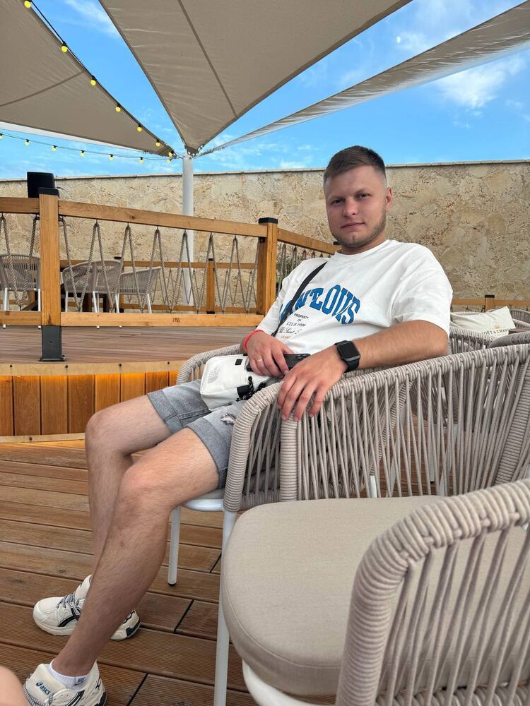  53301901  , 32 ,    --