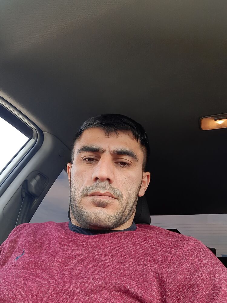  22716681  Anar, 39 ,    