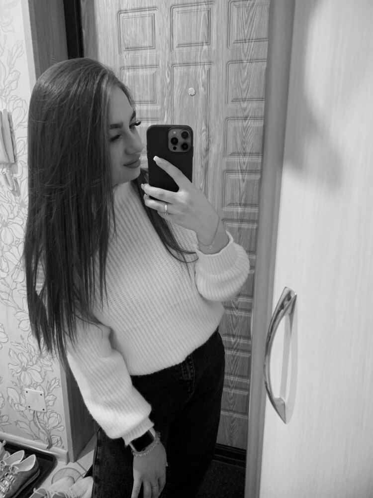  ,   Diana, 20 ,  