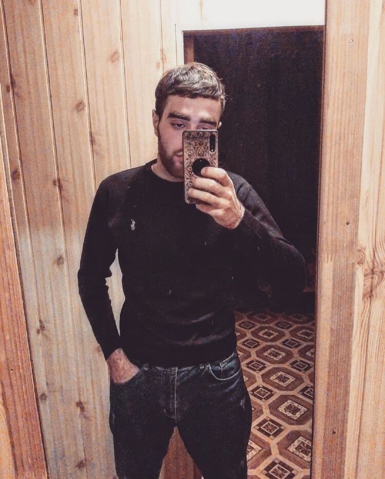  33241631  Artur, 32 ,    
