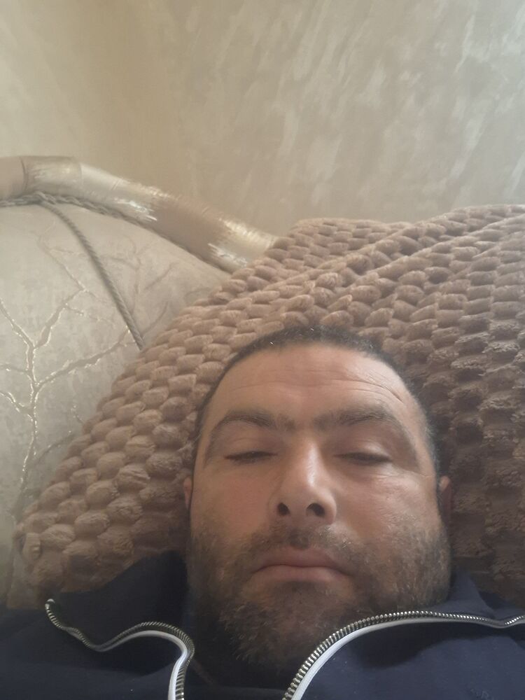  47677921  Artur, 45 ,    
