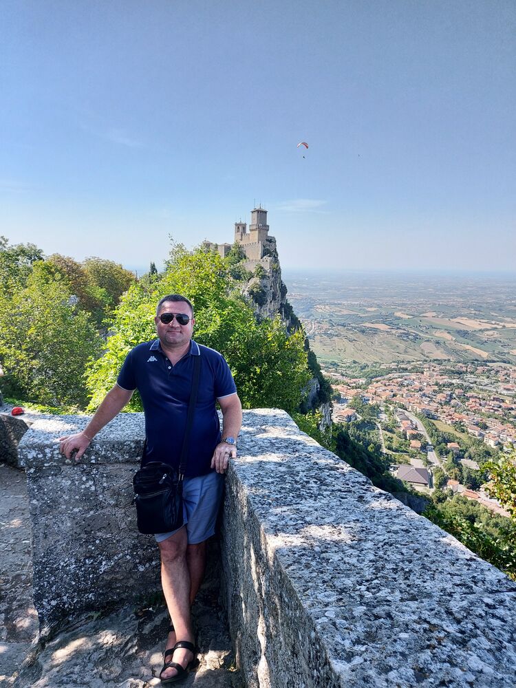  ,   Sergiu, 44 ,   ,   