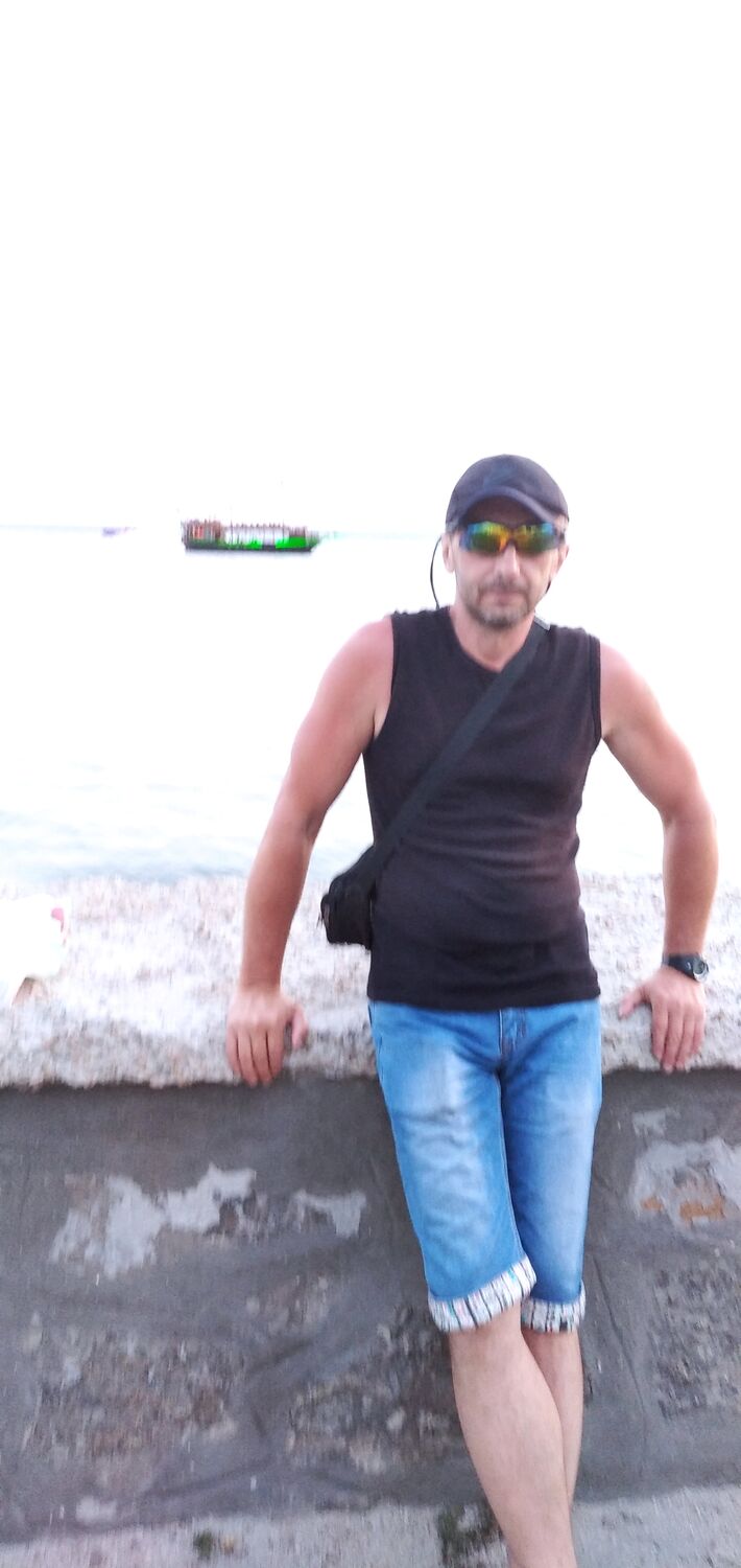  26426701  Joni, 51 ,     