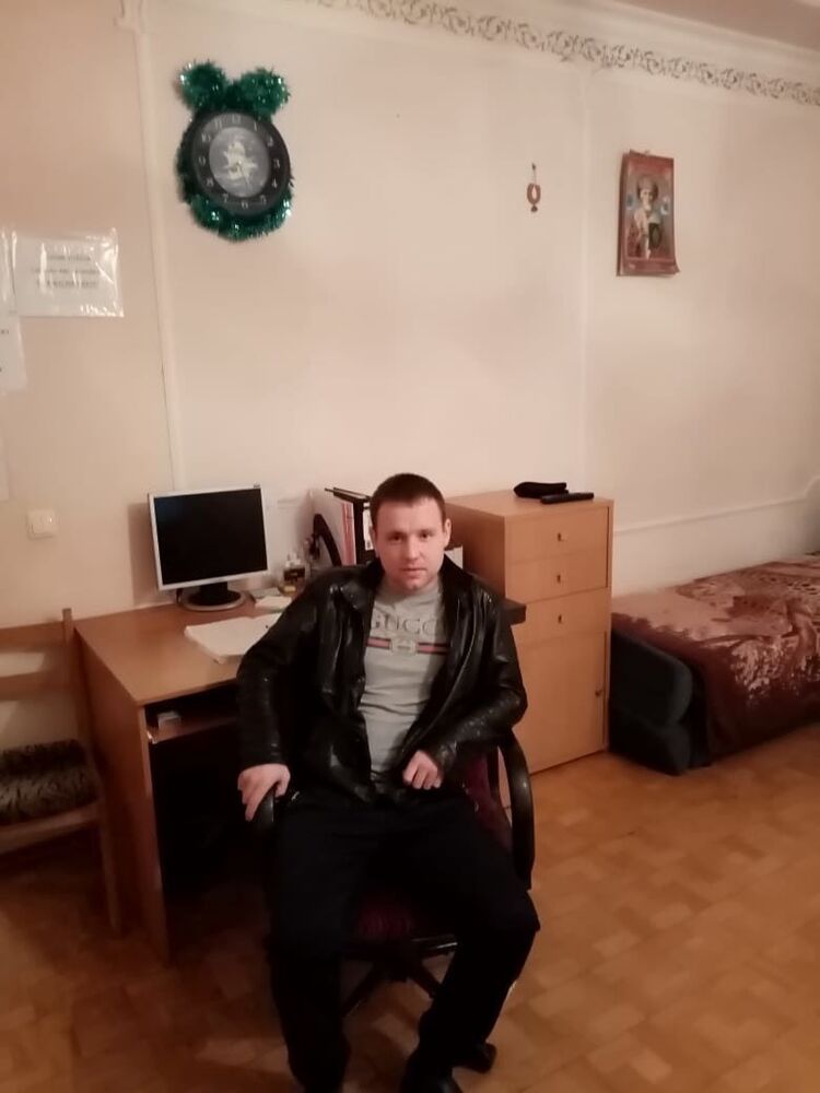  18759821  , 33 ,    